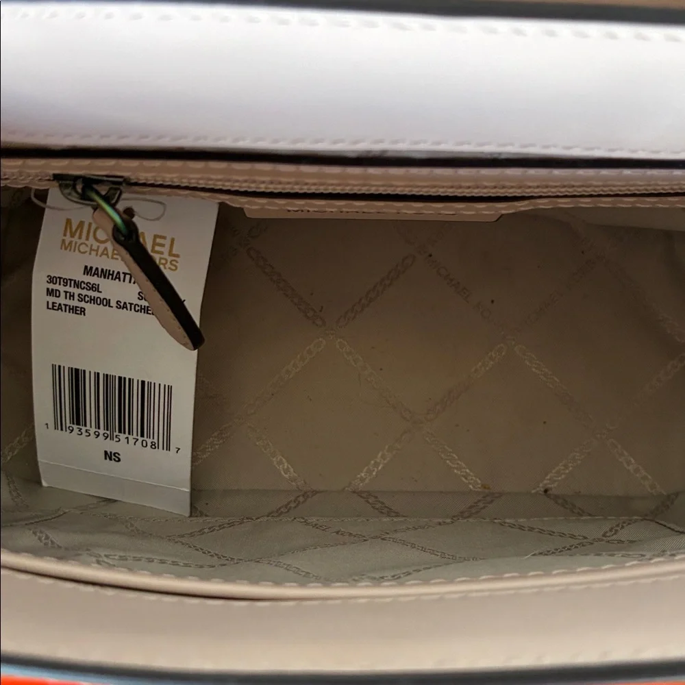 NWT Michael Kors Manhattan School Satchel in Soft Pink Contrast Trim